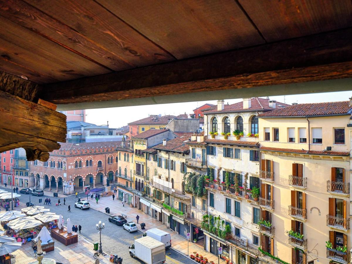 Apartmentsarena - Residenza Degli Scaligeri - Piazza Erbe เวโรนา ภายนอก รูปภาพ