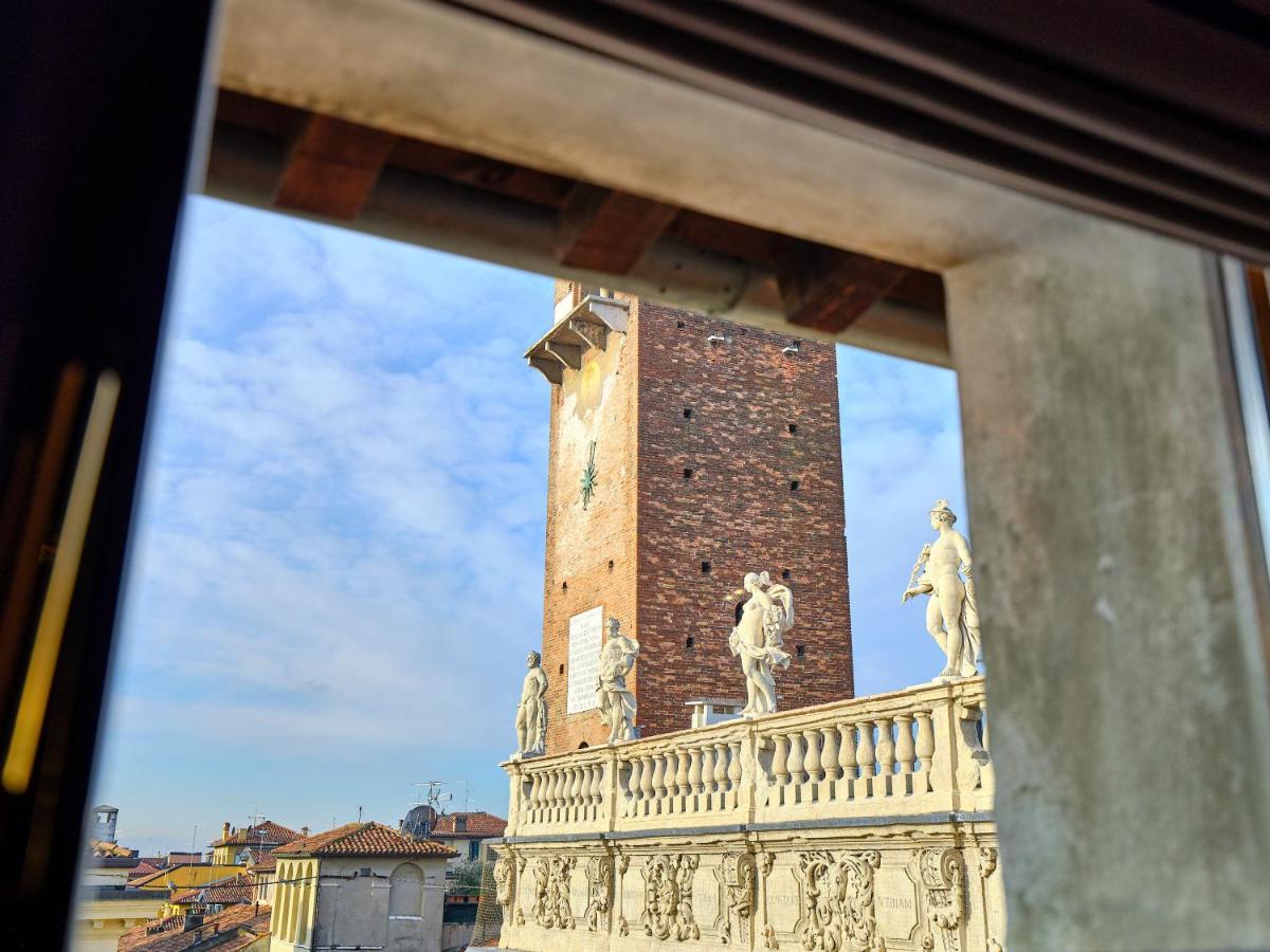 Apartmentsarena - Residenza Degli Scaligeri - Piazza Erbe เวโรนา ภายนอก รูปภาพ