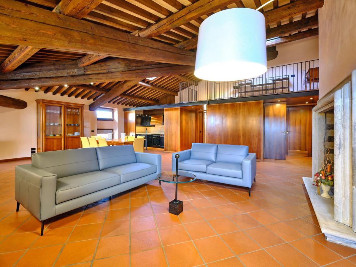 Apartmentsarena - Residenza Degli Scaligeri - Piazza Erbe เวโรนา ภายนอก รูปภาพ