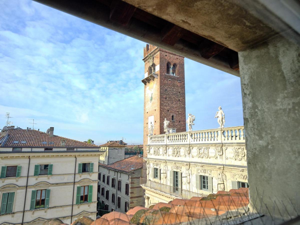 Apartmentsarena - Residenza Degli Scaligeri - Piazza Erbe เวโรนา ภายนอก รูปภาพ