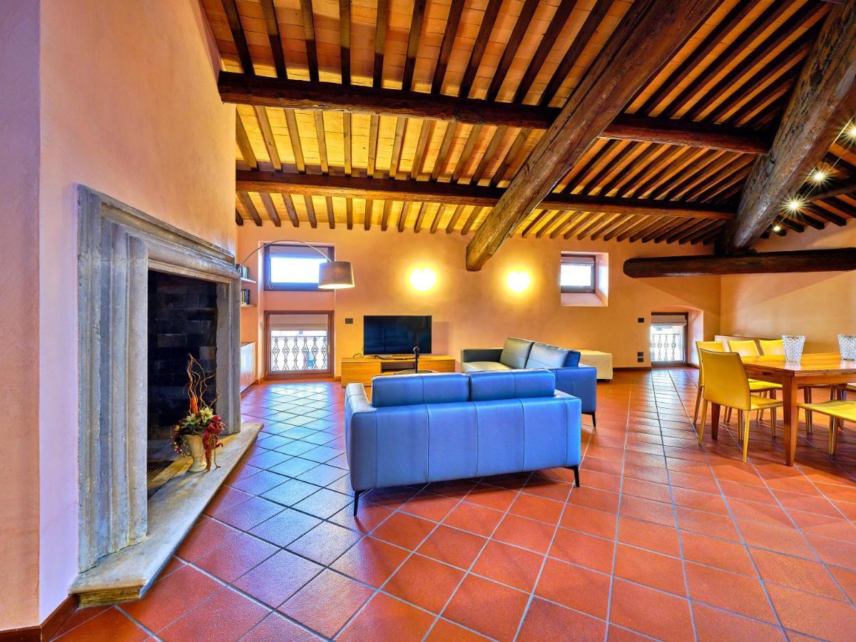 Apartmentsarena - Residenza Degli Scaligeri - Piazza Erbe เวโรนา ภายนอก รูปภาพ