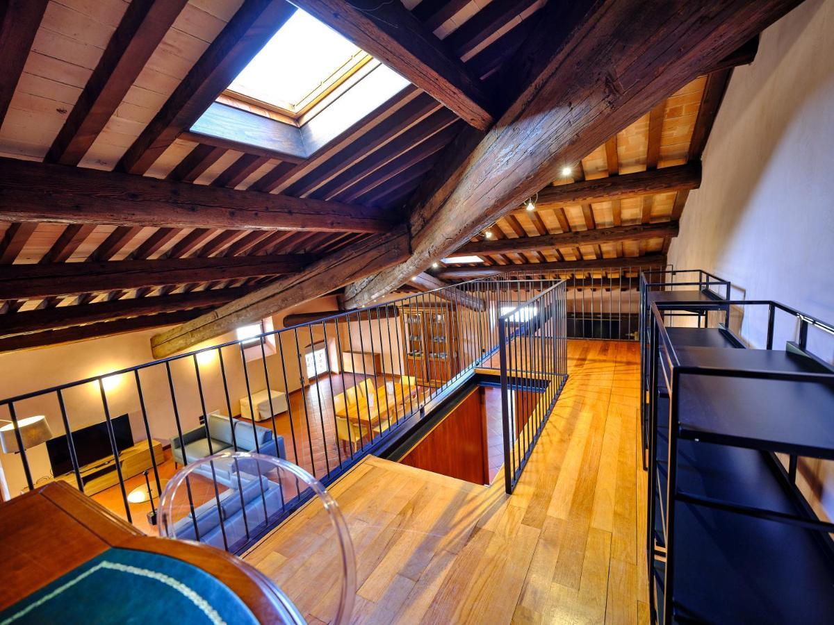 Apartmentsarena - Residenza Degli Scaligeri - Piazza Erbe เวโรนา ภายนอก รูปภาพ