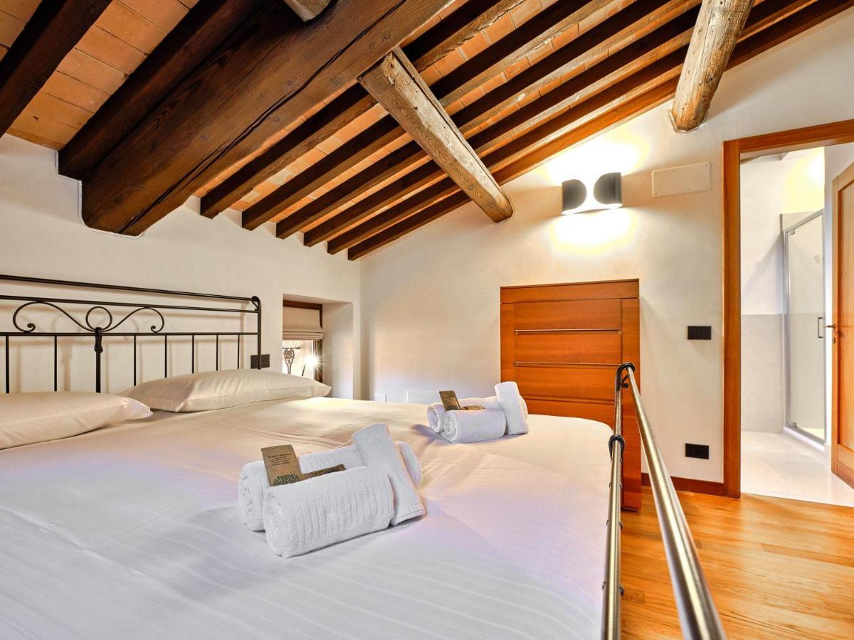 Apartmentsarena - Residenza Degli Scaligeri - Piazza Erbe เวโรนา ภายนอก รูปภาพ