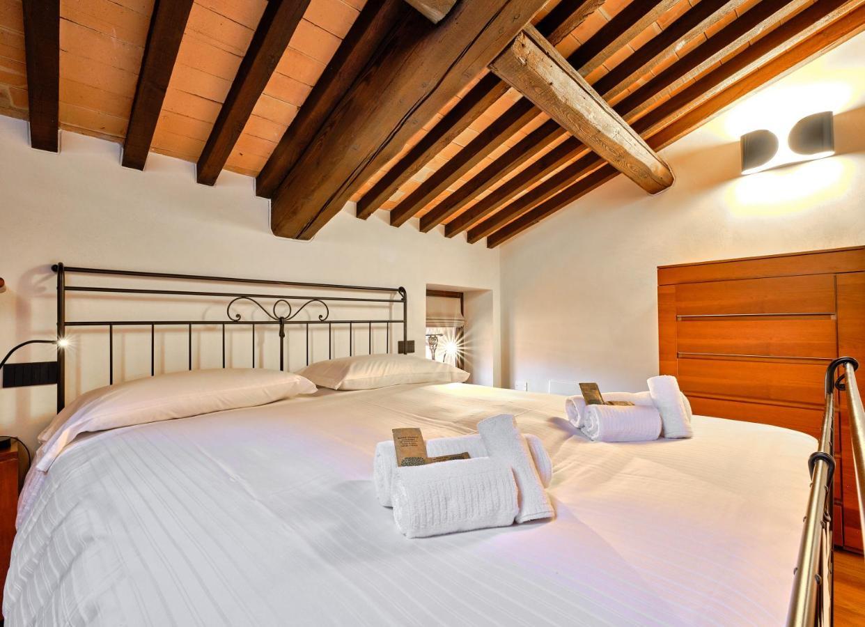 Apartmentsarena - Residenza Degli Scaligeri - Piazza Erbe เวโรนา ภายนอก รูปภาพ