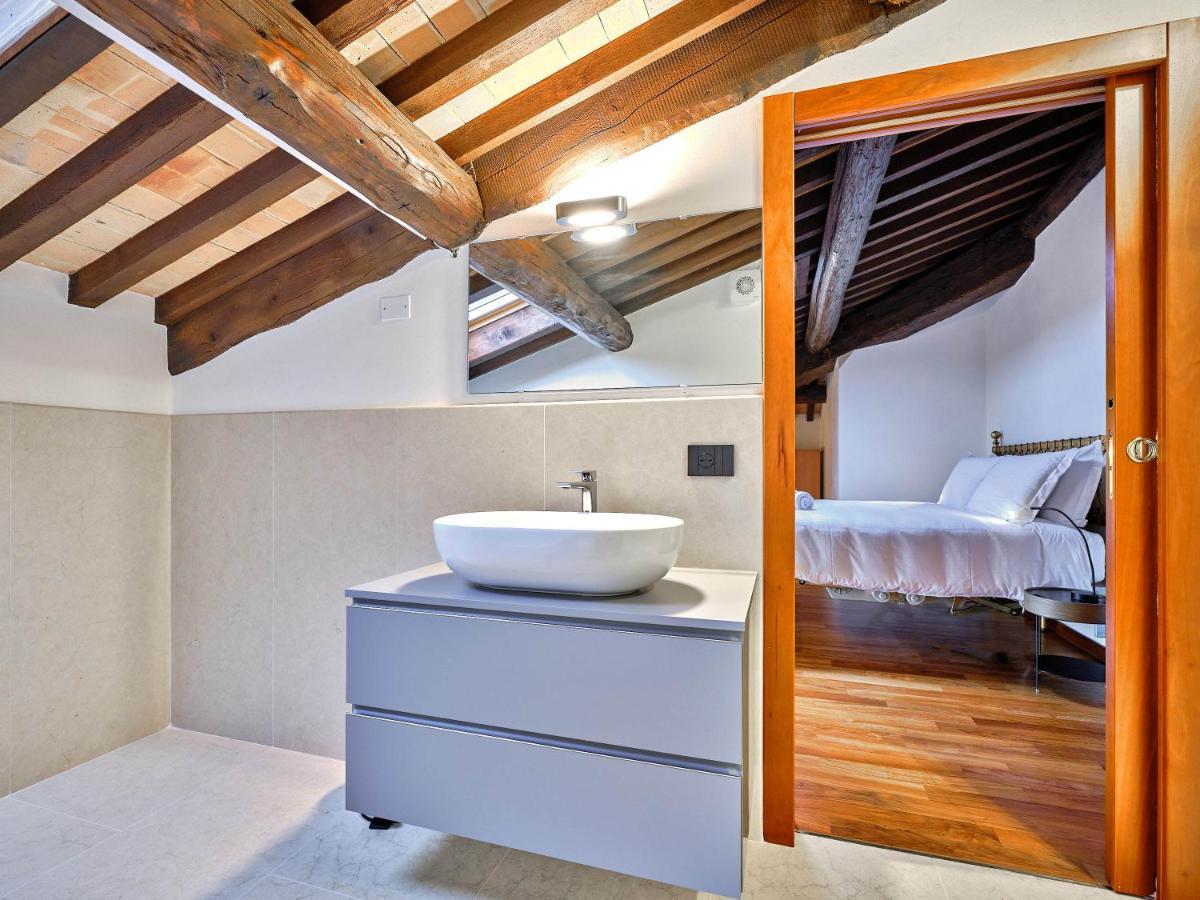 Apartmentsarena - Residenza Degli Scaligeri - Piazza Erbe เวโรนา ภายนอก รูปภาพ