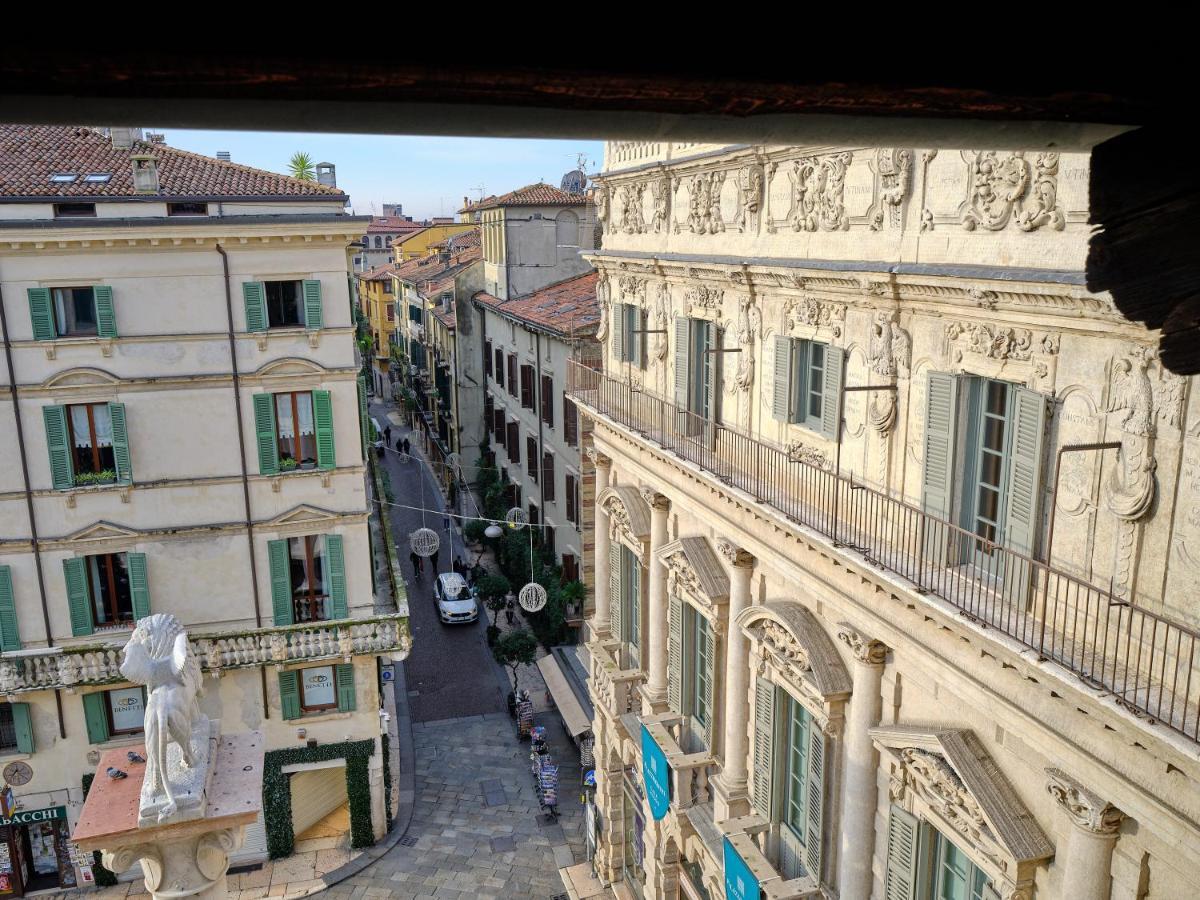 Apartmentsarena - Residenza Degli Scaligeri - Piazza Erbe เวโรนา ภายนอก รูปภาพ